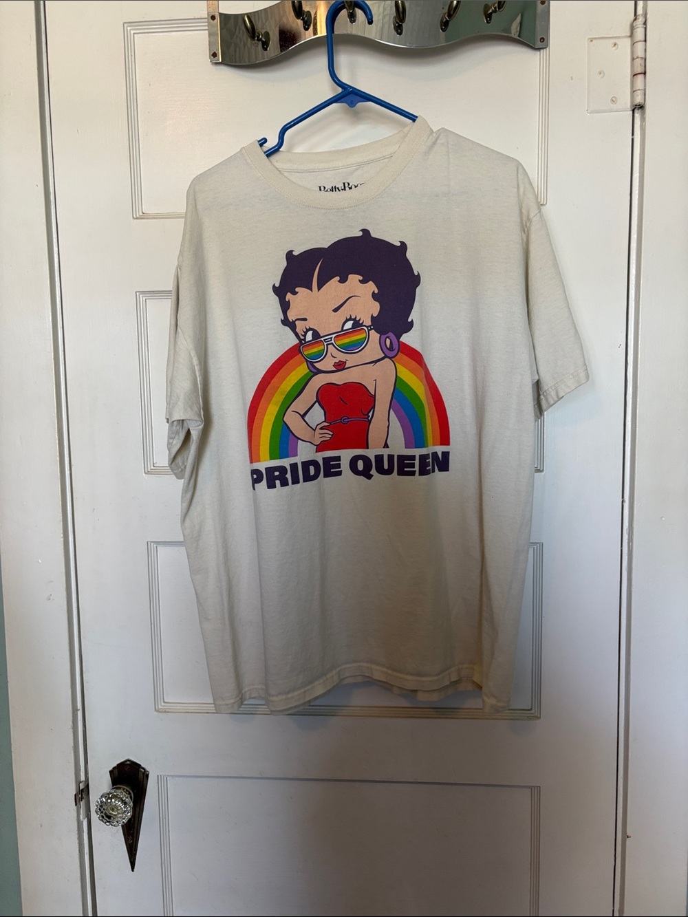 Betty Boop "Pride Queen" Graphic Tee - Cream with Rainbow Size XL